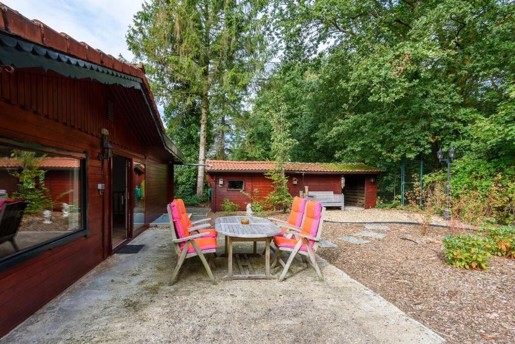 Spacious Wooden Cottage With Infra-Red Sauna At Veluwe Putten Exterior photo